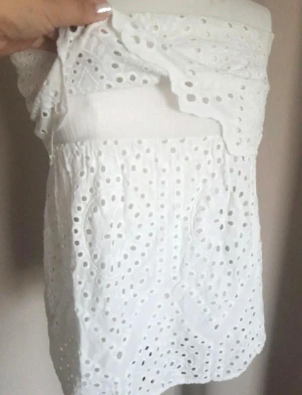 Top blanco con hombros descubiertos en bordado inglés 34 - XS – photo 4